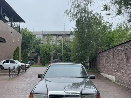 Mercedes-Benz E 230 1991 года за 1 550 000 тг. в Алматы – фото 3