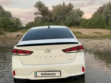 Hyundai Sonata 2017 года за 10 000 000 тг. в Шымкент – фото 21