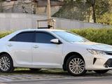 Toyota Camry 2015 года за 7 800 000 тг. в Алматы – фото 3