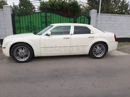 Chrysler 300C 2005 года за 5 500 000 тг. в Алматы – фото 10