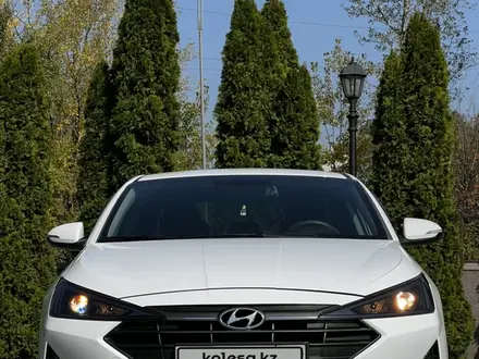 Hyundai Elantra 2020 года за 9 750 000 тг. в Алматы – фото 23