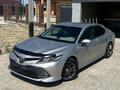 Toyota Camry 2019 года за 12 300 000 тг. в Атырау