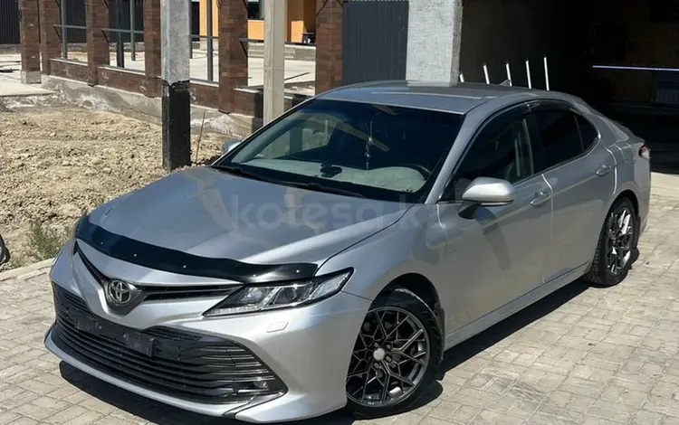 Toyota Camry 2019 года за 12 300 000 тг. в Атырау