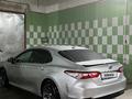 Toyota Camry 2019 года за 12 300 000 тг. в Атырау – фото 5