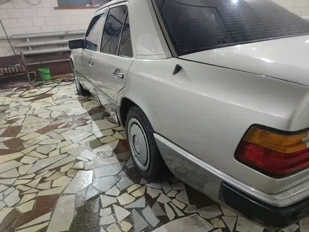 Mercedes-Benz E 230 1991 года за 1 500 000 тг. в Кызылорда – фото 8