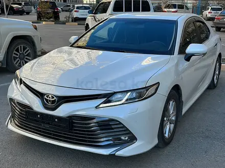 Toyota Camry 2019 года за 13 400 000 тг. в Актау