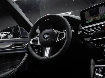 BMW 530 2022 года за 25 700 000 тг. в Алматы – фото 8