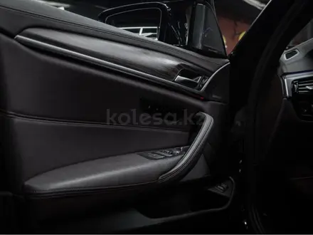 BMW 530 2022 года за 25 700 000 тг. в Алматы – фото 13