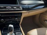 BMW 750 2014 года за 15 000 000 тг. в Алматы – фото 4