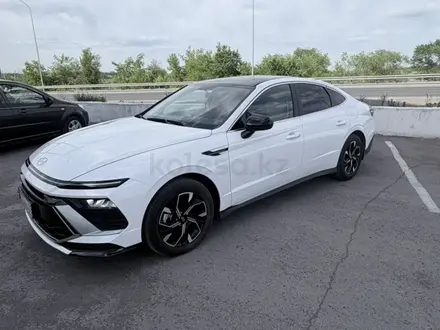 Hyundai Sonata 2024 года за 12 800 000 тг. в Караганда – фото 2