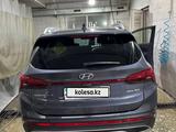 Hyundai Santa Fe 2021 года за 19 000 000 тг. в Алматы – фото 4