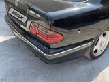 Mercedes-Benz E 320 1999 года за 3 500 000 тг. в Алматы – фото 2