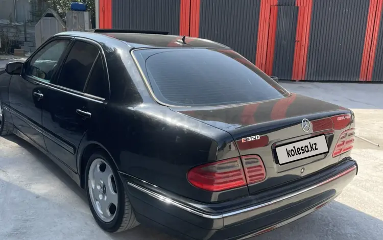 Mercedes-Benz E 320 1999 года за 3 500 000 тг. в Алматы