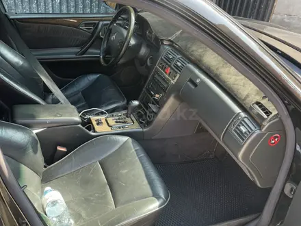 Mercedes-Benz E 320 1999 года за 3 500 000 тг. в Алматы – фото 4