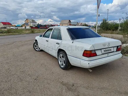 Mercedes-Benz E 230 1989 года за 999 000 тг. в Кокшетау – фото 3