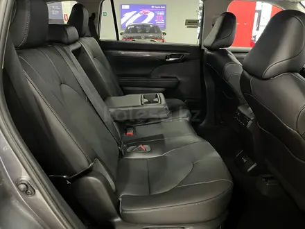 Toyota Highlander Luxe 2023 года за 38 280 000 тг. в Тараз – фото 7