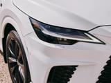 Lexus RX 500h 2023 годаүшін42 500 000 тг. в Петропавловск – фото 3