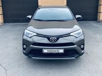 Toyota RAV4 2018 года за 12 500 000 тг. в Караганда