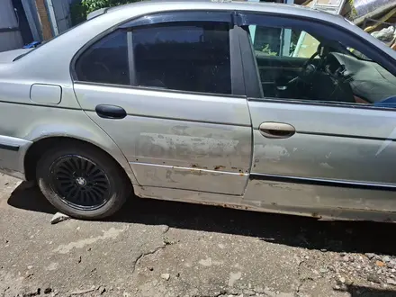 BMW 528 1996 года за 1 200 000 тг. в Алматы – фото 2
