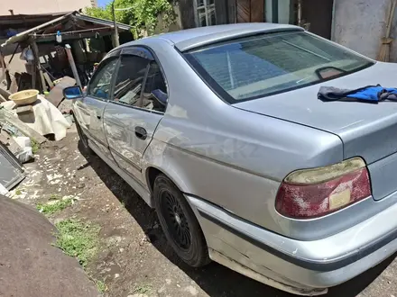 BMW 528 1996 года за 1 200 000 тг. в Алматы – фото 4
