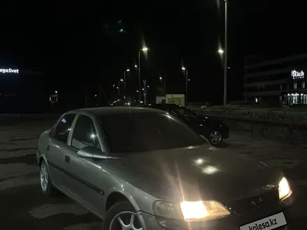 Opel Vectra 1996 года за 900 000 тг. в Актобе – фото 2