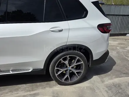 BMW X5 2022 года за 41 000 000 тг. в Астана – фото 27