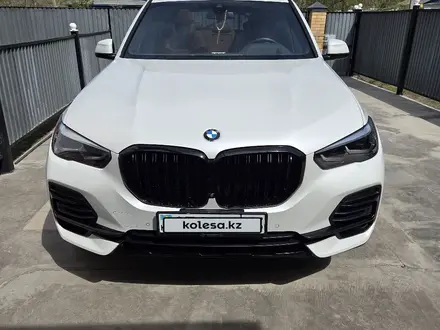 BMW X5 2022 года за 41 000 000 тг. в Астана – фото 28