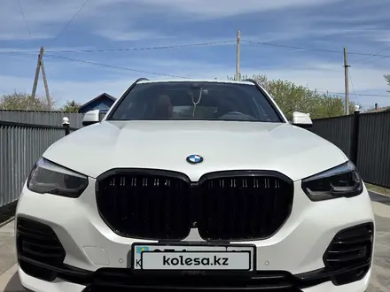 BMW X5 2022 года за 41 000 000 тг. в Астана – фото 30
