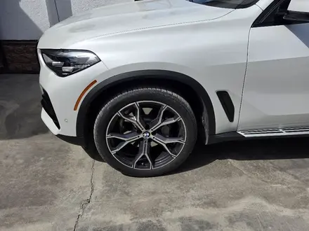 BMW X5 2022 года за 41 000 000 тг. в Астана – фото 31
