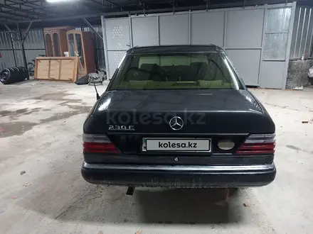 Mercedes-Benz E 230 1992 года за 1 400 000 тг. в Алматы – фото 4