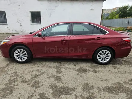 Toyota Camry 2015 года за 10 000 000 тг. в Астана – фото 2