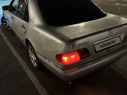 Mercedes-Benz E 230 1995 года за 2 000 000 тг. в Туркестан – фото 4