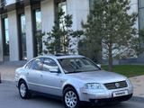 Volkswagen Passat 2001 годаfor2 500 000 тг. в Астана