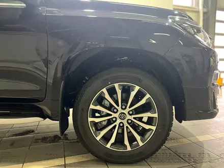 Toyota Land Cruiser Prado Luxe 2023 года за 43 780 000 тг. в Актобе – фото 11