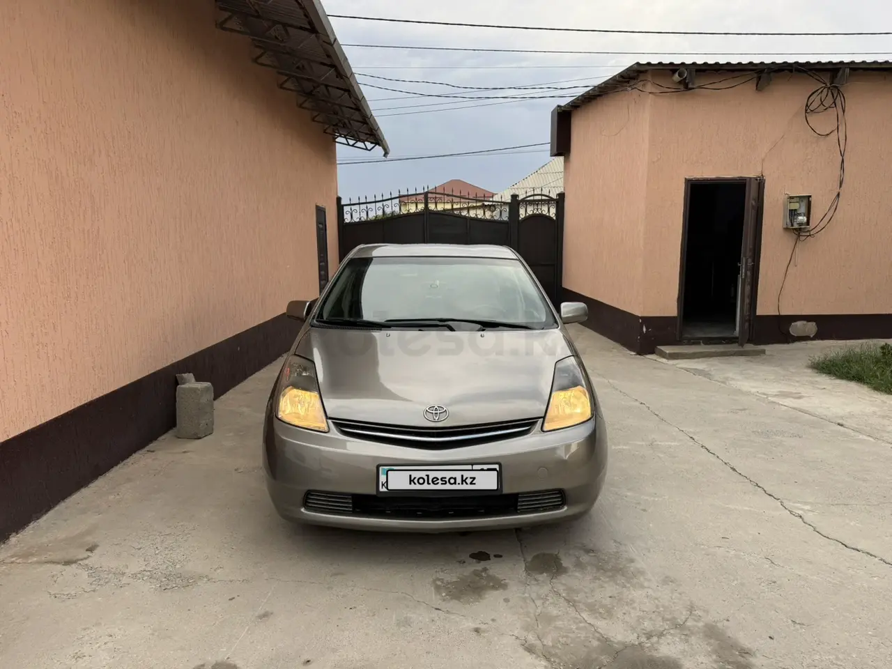 Toyota Prius, 2004