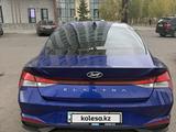 Hyundai Elantra 2023 года за 8 200 000 тг. в Астана – фото 2