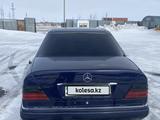 Mercedes-Benz E 220 1994 года за 2 600 000 тг. в Астана – фото 3