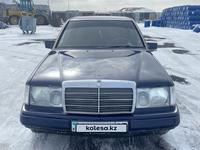 Mercedes-Benz E 220 1994 года за 2 100 000 тг. в Астана