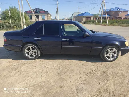 Mercedes-Benz E 280 1995 года за 2 300 000 тг. в Айтеке би – фото 4