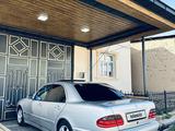 Mercedes-Benz E 240 1999 года за 5 500 000 тг. в Сарыагаш – фото 4