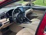Toyota Camry 2020 года за 8 000 000 тг. в Алматы – фото 5