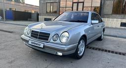 Mercedes-Benz E 230 1996 годаүшін3 100 000 тг. в Астана – фото 2