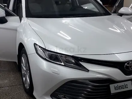 Toyota Camry 2018 года за 13 500 000 тг. в Тараз – фото 17