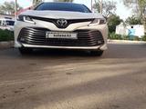 Toyota Camry 2018 года за 14 500 000 тг. в Тараз – фото 2