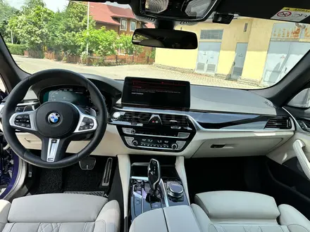 BMW 550 2022 годаүшін45 000 000 тг. в Алматы – фото 8