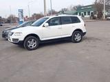 Volkswagen Touareg 2004 года за 4 450 000 тг. в Алматы