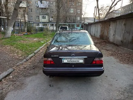 Mercedes-Benz E 280 1994 года за 4 200 000 тг. в Шымкент – фото 3