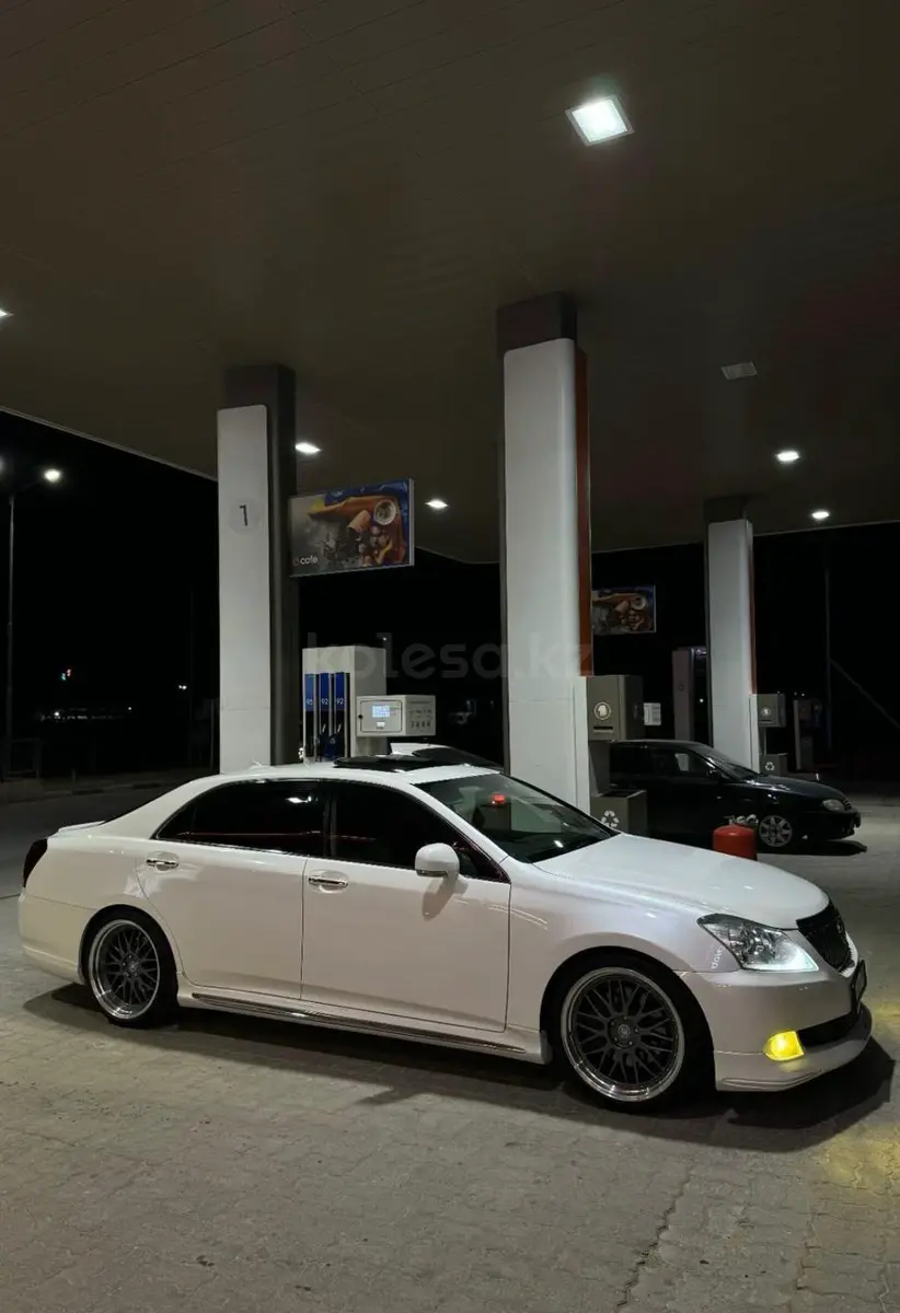 2009 года, КПП Автомат, 4.6 л.