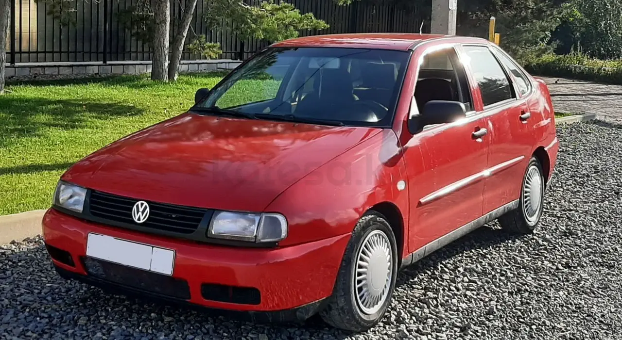 2001 года, КПП Автомат, 1.6 л.
