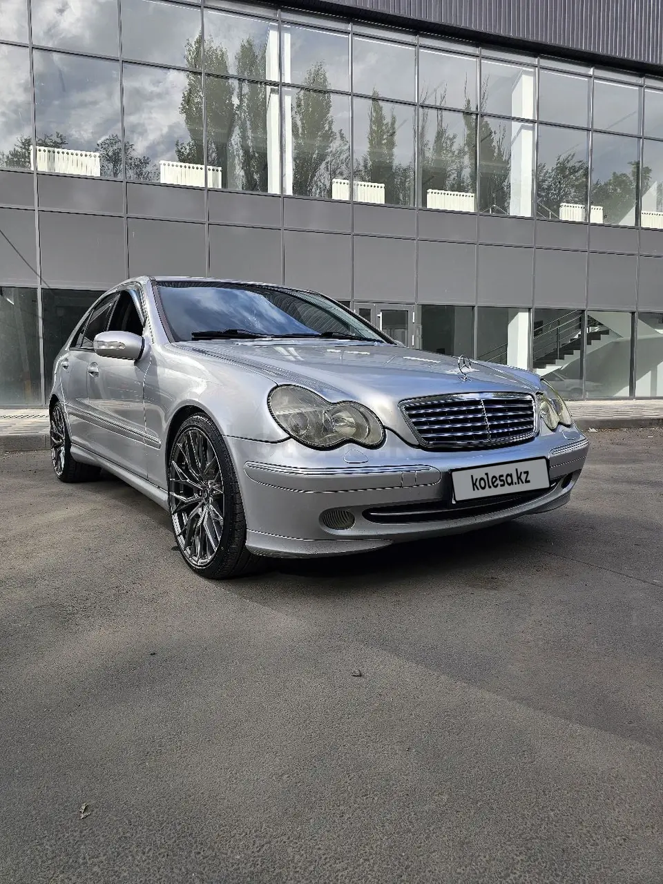 2002 года, КПП Автомат, 2.6 л.